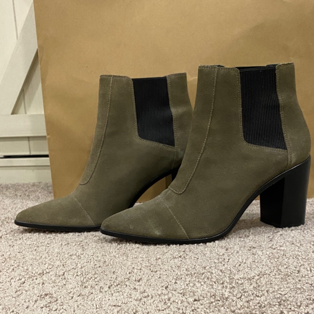 SCHUTZ Happy Ankle Green Suede Booties Size 9.5